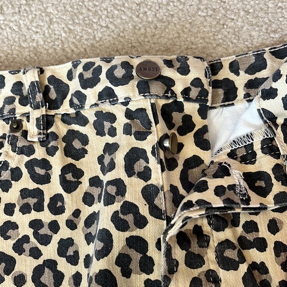 Leopard print denim shorts - Picture 3 of 5